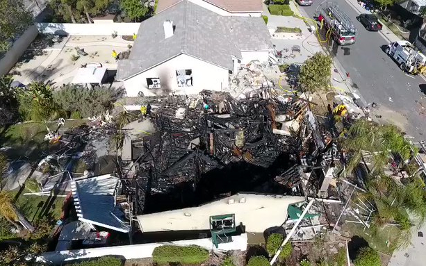 Felrobbant egy ház Kaliforniában, egy ember életét vesztette, több sérült