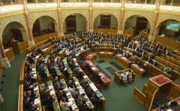 Kezdi őszi ülésszakát a parlament