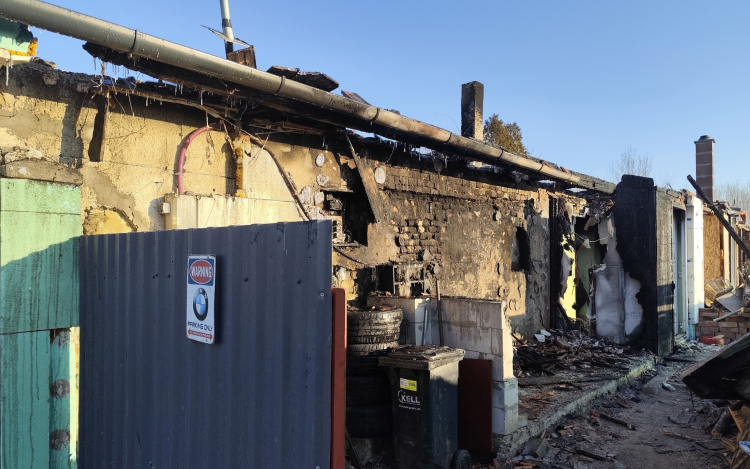 Mindenük odalett a tűzben Győrsövényházon