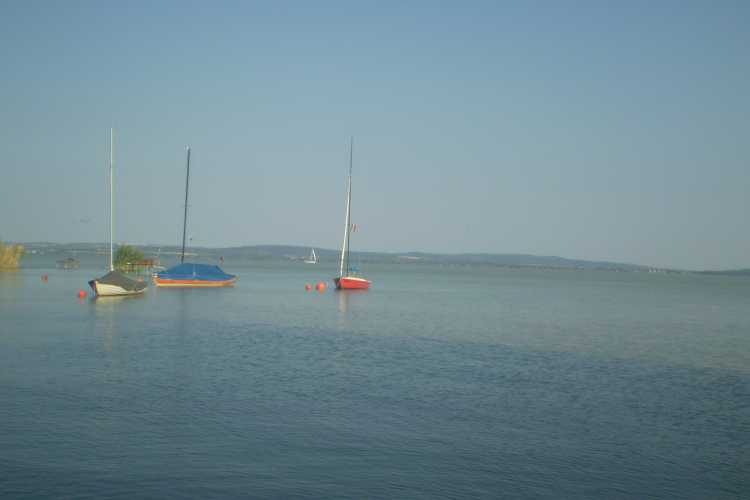 Robbanótestet találtak a fonyódi szabadstrandnál a Balatonban