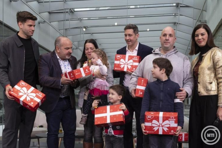 Tegyük szebbé a rászoruló gyerekek karácsonyát!