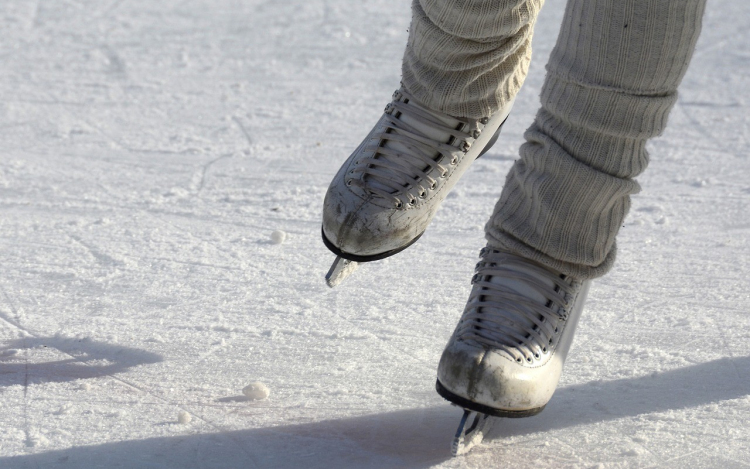 Készíthetjük a korcsolyát, indul a szezon Győrben