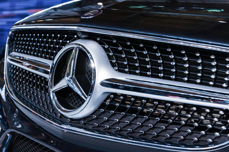 Így kerüld el a lelakott vagy ellopott Mercedes autókat: a VIN-jelentések mindent elárulnak