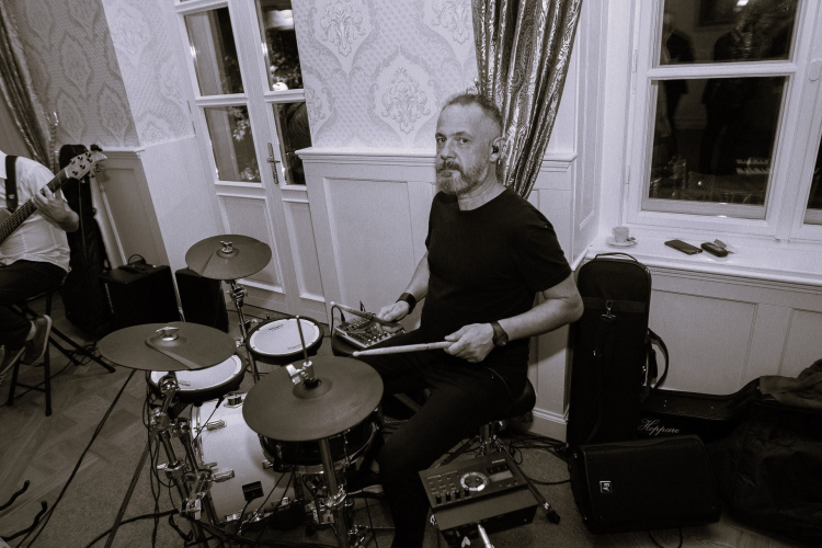 Tragikus körülmények közt meghalt győri zenész