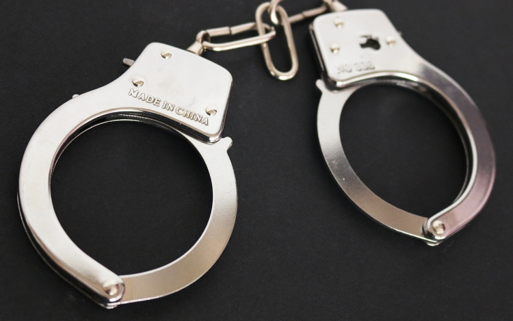 Gázpalackok felrobbantásával fenyegette szomszédait egy férfi