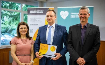 Családbarát munkahely védjegy tanúsítványt kapott az Audi Hungaria