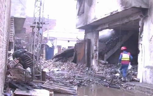 Felrobbant egy gázpalack egy pakisztáni parfümgyárban, tizenegyen meghaltak