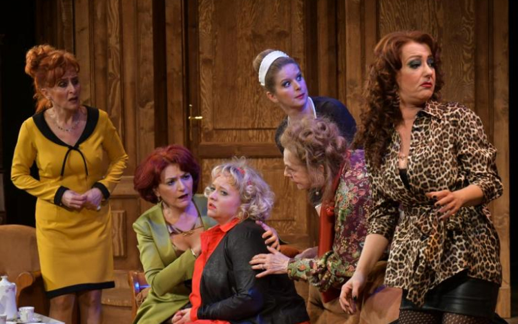 Gyöngyössy Katalin hét nővel nyomoz Szolnokon 