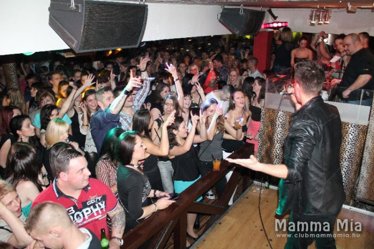 2013.03.08.Mamma Mia Nőnapi Hétvége  Király Vktor (1) Fotók:árpika