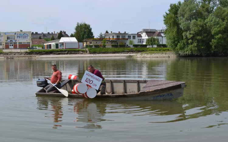 Nyílnak a szabad strandok és a vizes játszóterek Győrben!