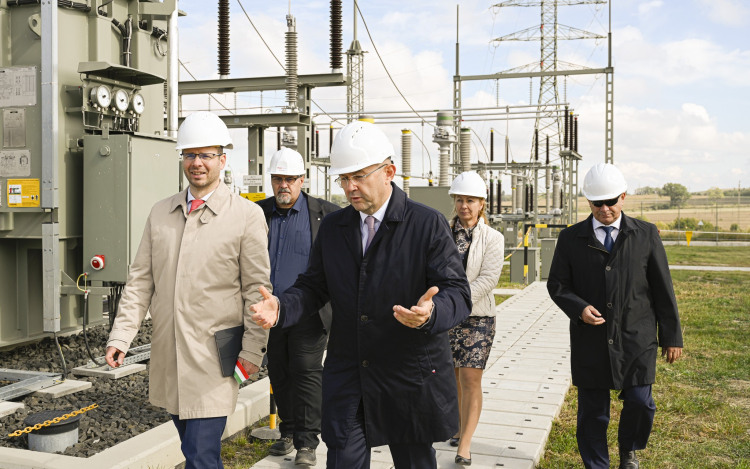 Távolról irányítható transzformátorállomás Veszprémvarsányban