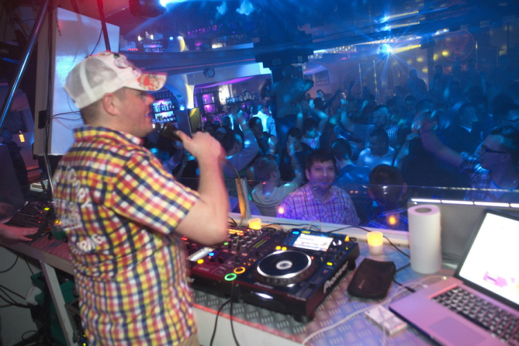 Club Neo (Győr) - Kamionosok és Prostik - 2014. április 19. (szombat)